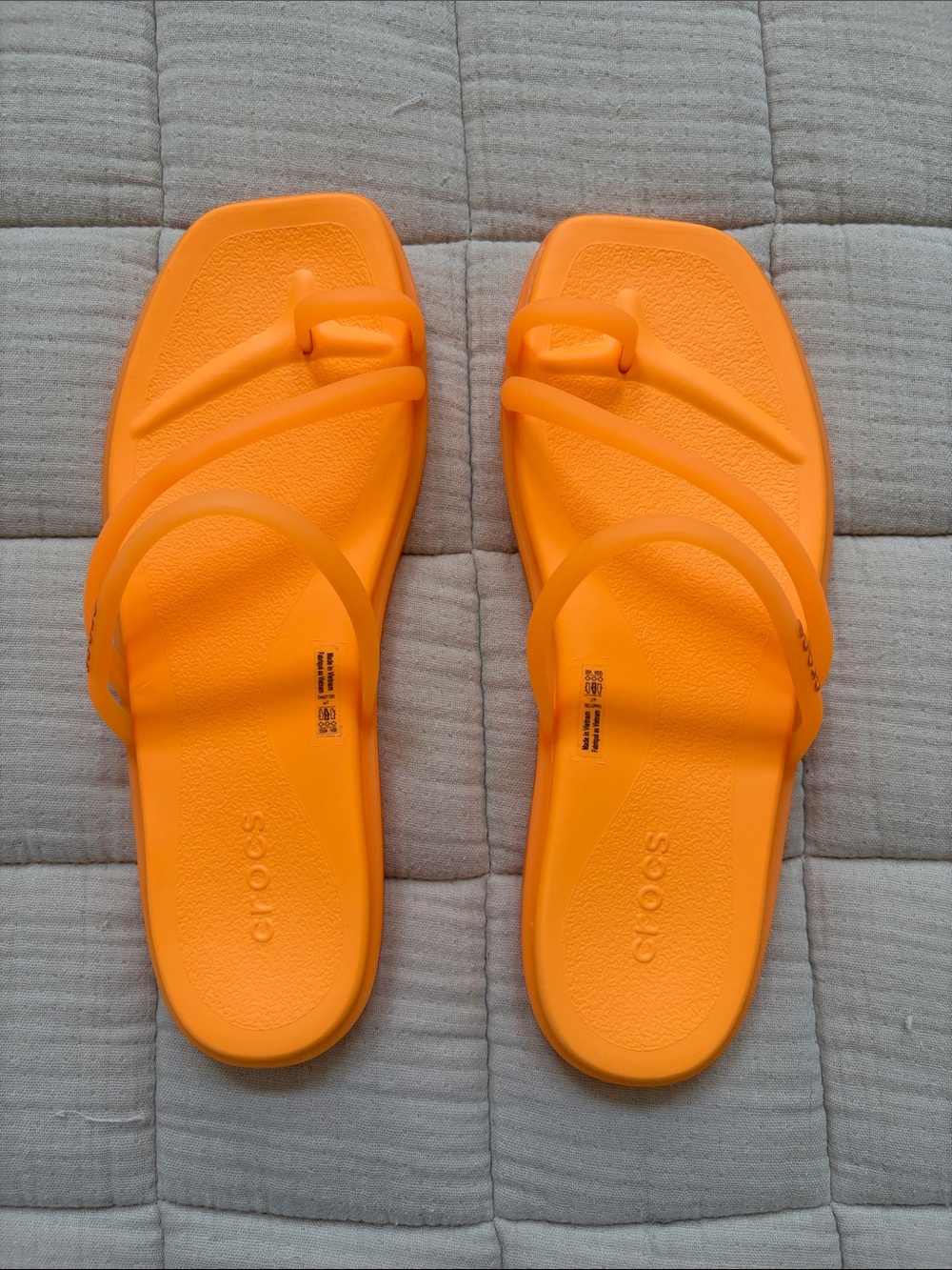 CROCS Women's Bright Orange Toe-Loop Slide Sandals